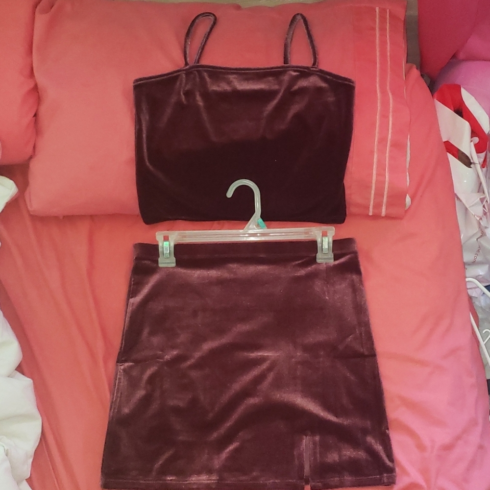 Maroon 2 piece set